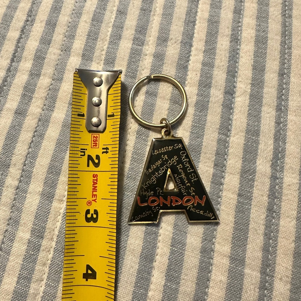 Awnhill London Souvenir Keychain Letter A Black Gold Enamel Landmarks Vintage - Picture 2 of 5